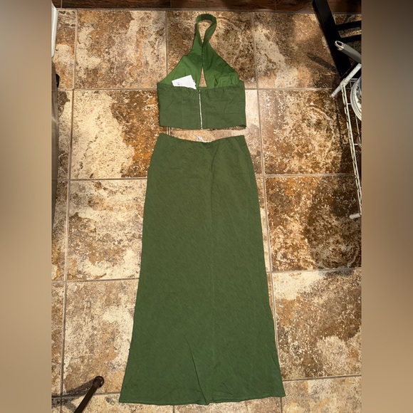 Runaway The Label NWT Tanzia Top & Maxi Skirt Set - Picture 2 of 10